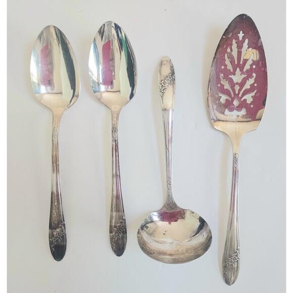 Vintage 1946 Oneida Tudor Plate Queen Bess Ladle Pie Server & 2 Serving Spoons - Picture 1 of 7